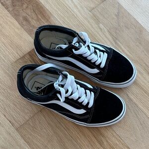Vans Black and White Low-Top Women’s Shoes